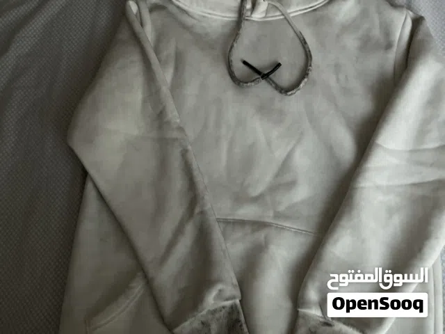 هودي جديد لم استعمله الي مرتين وسبب بيعه اشتريته ولم يعجب والداي