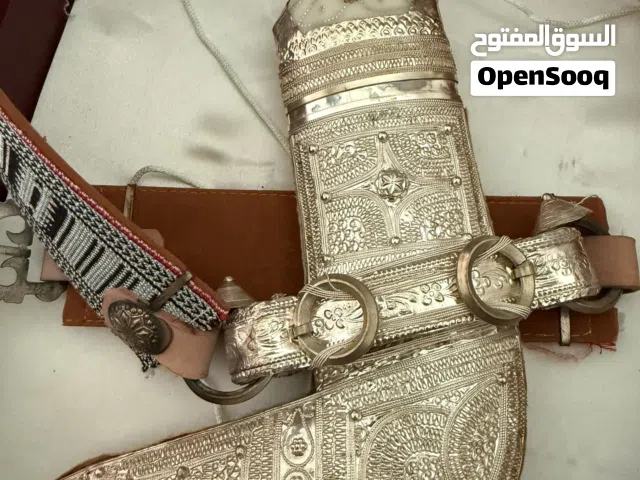 خنجر للبيع لم يستخدم سابقا