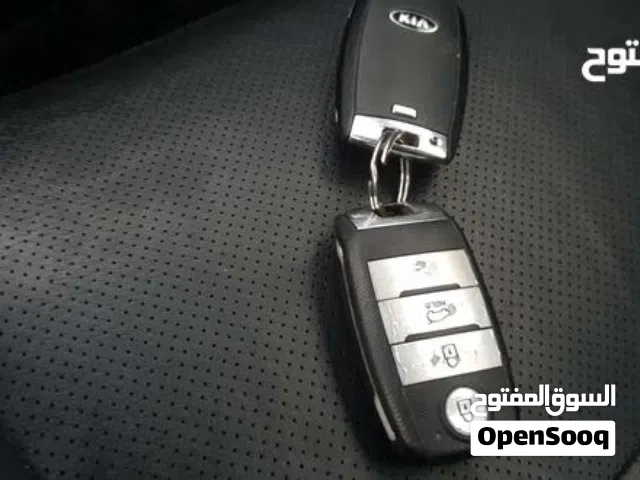 2016 كيا كارينز Standard