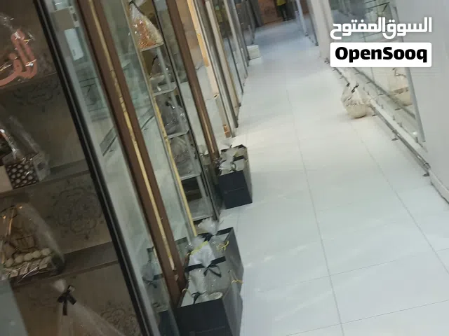 محل بمجمع تجارى موقع مميز