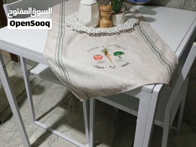 طاولة مطبخ