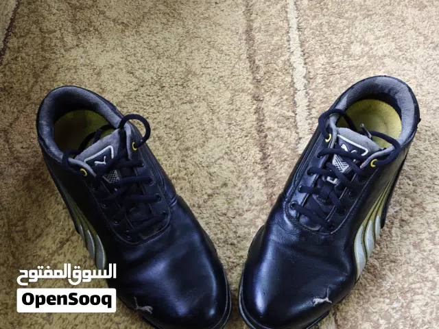 حذاء جلد اصلي بومه بحالة ممتازة جدا