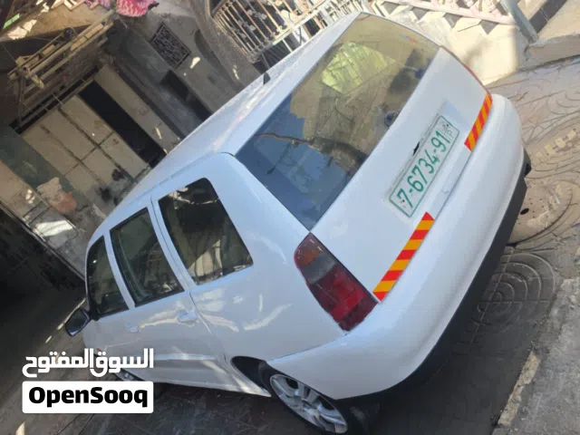 2001 فولكسفاغن بولو Standard