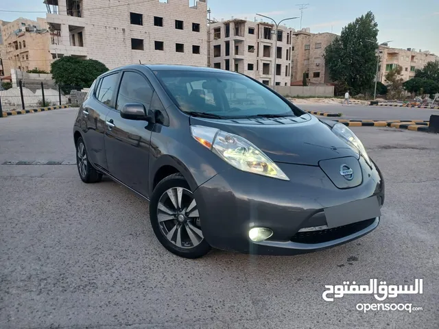 نيسان ليف SL Premium 2015 بحاله ممتازه