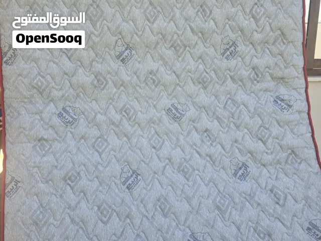 فراش الربيع نوع بوكيت نظيف جدا شبه جديد