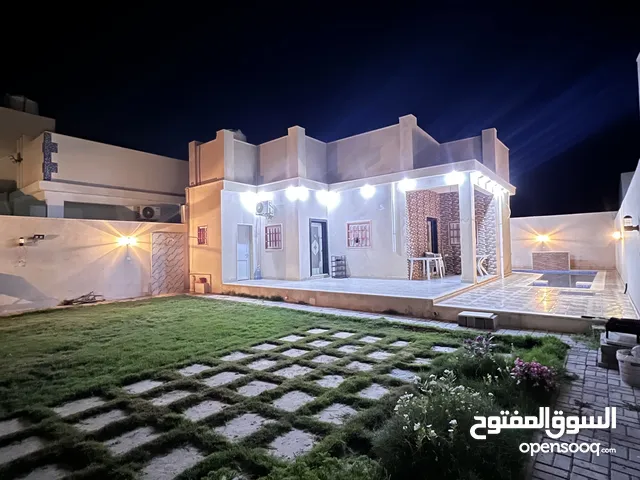 استراحة في القويعة تبعد 300 متر على البحر