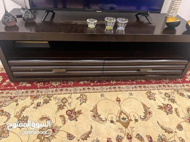 طاولة تلفزيون