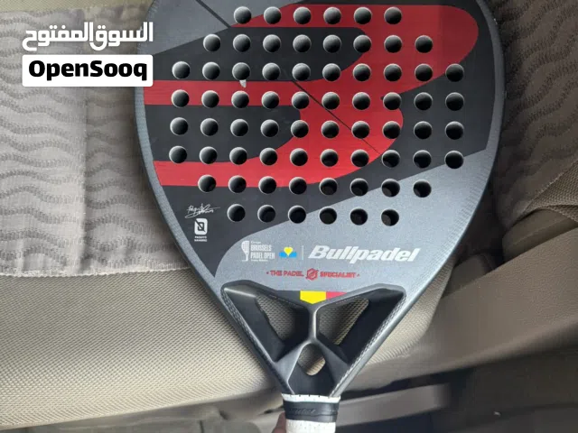 للبيع مضرب بادل