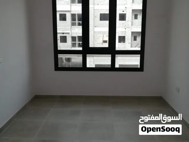 إيجار غرفة بموقع مميز وعمر بناء جديد للشباب فقط شخص واحد