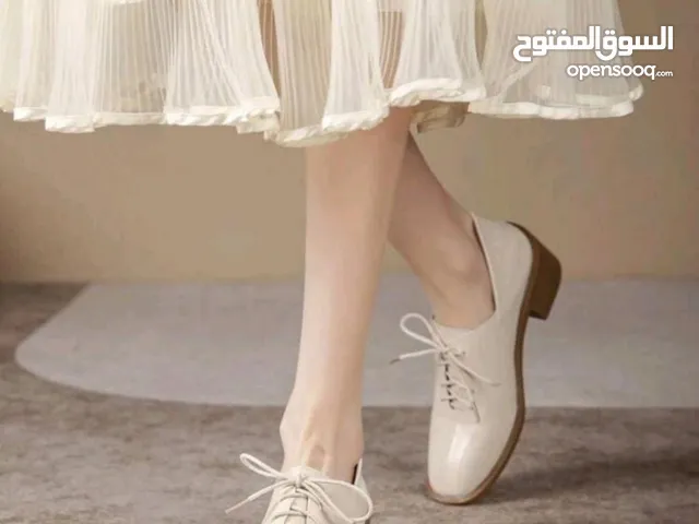 حذاء أنيق جداً