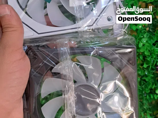 FAN ARGB reverse [ يعني مو مثل فان عادي اتجاهات متعاكسه ] لون ابيض واسود