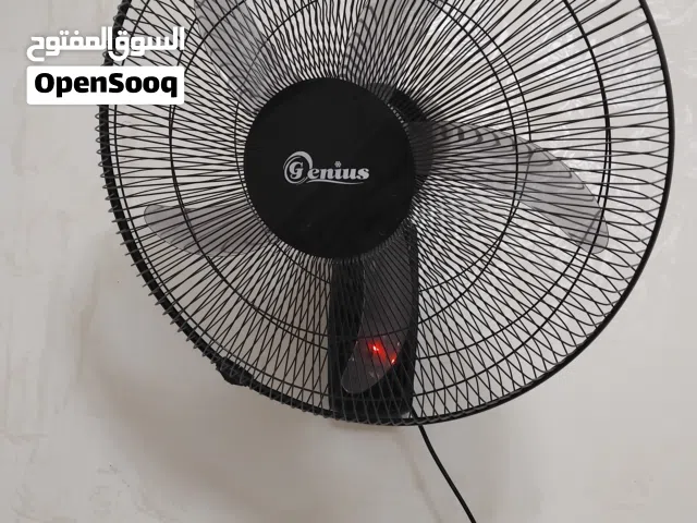 مروحة جنب مستعملة ماركة جينيس مع ريموت في العقبة