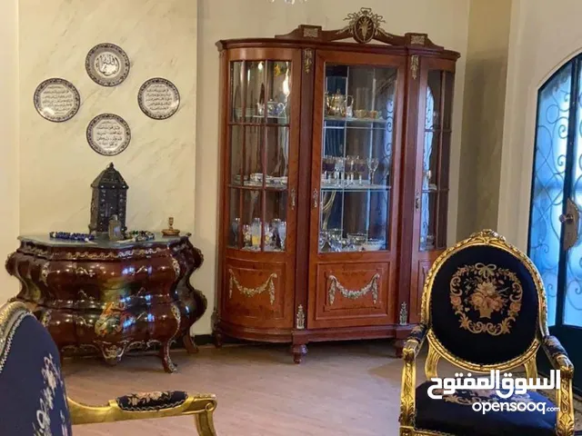 شقه مفروش للايجار الحي الاول - التجمع الخامس قريبه من الخدمات بالكامل - مكيفه - قريبه من التسعين