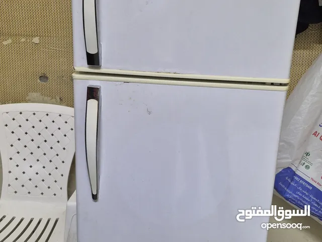 refrigerator - very good condition