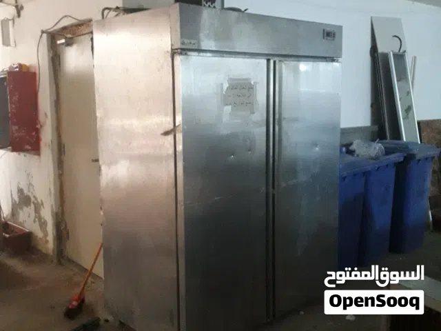 ثلاجة لحوم في حاله ممتاز تعمل بشكل جيد جدا للبيع بسعر غيرقابل للتفاوض