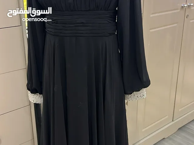 فساتين سهرة فخمة وانيقه جدا للبيع ب 20 دك