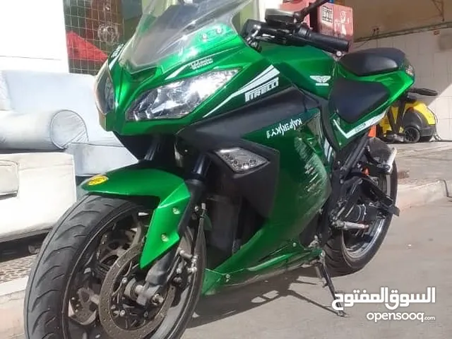للبيع دراجة كهربائية بحالة فوق الممتازة