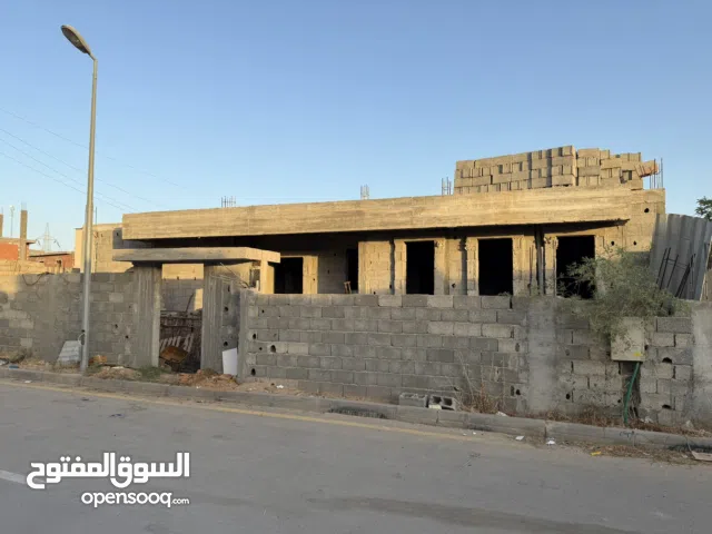 230 m2 4 Bedrooms Villa for Sale in Tripoli Al-Bivio