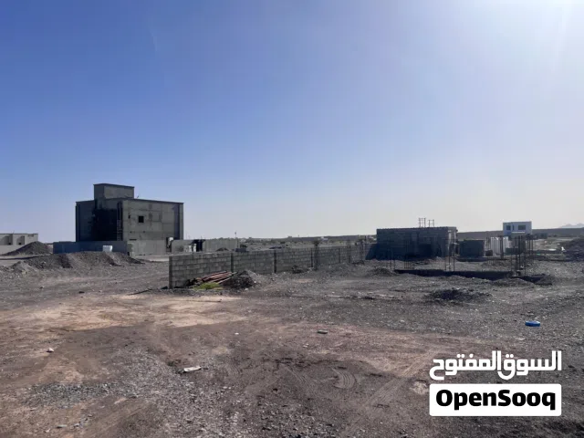 للبيع منزل في قلعه العوامر واقف على الكرسي مع إمكانية إكمال البناء حسب الرغبة