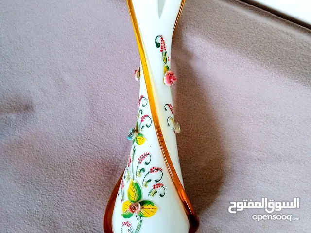 مزهرية ايطالية أنيقة من زجاج الاوبالين المنفوخ والمستوحى من فن المورانو القديم