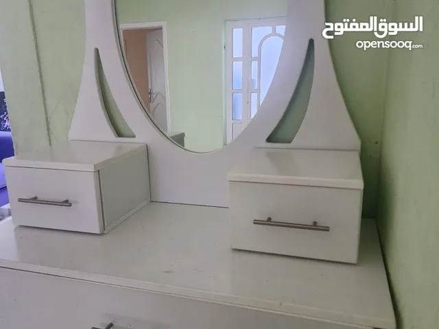 تسريحة بمنديل عصري ولون عصري اللون المحبوب لدي الجميع اللون الأبيض كبياض قلوبكم