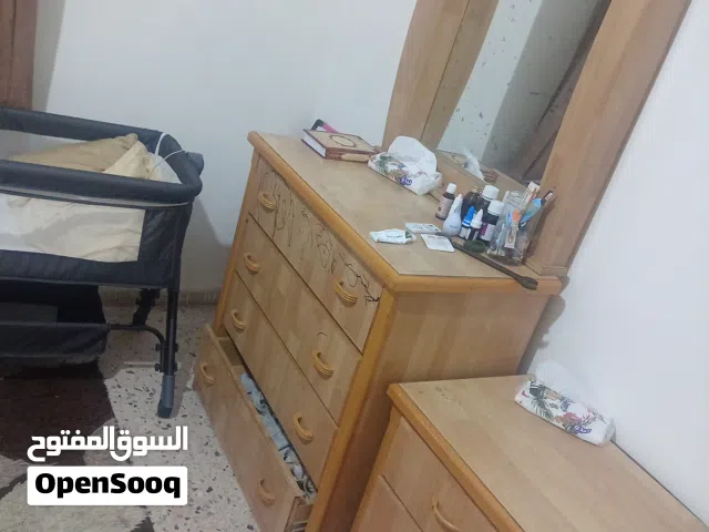 خزانه للبيع بحاله جيده طابقين