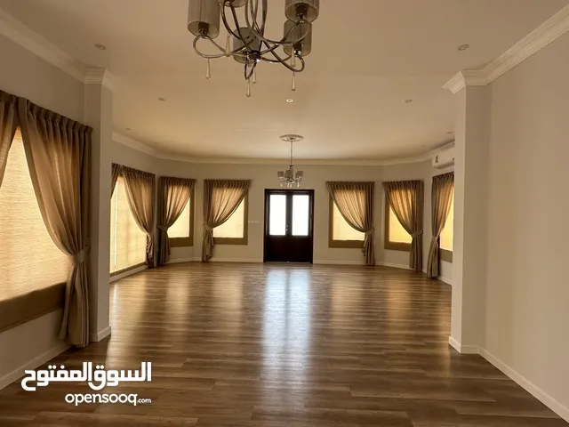 1188 m2 3 Bedrooms Villa for Rent in Northern Governorate Madinat Hamad