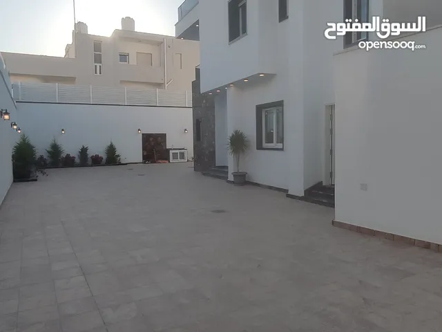 630m2 More than 6 bedrooms Villa for Sale in Tripoli Ain Zara