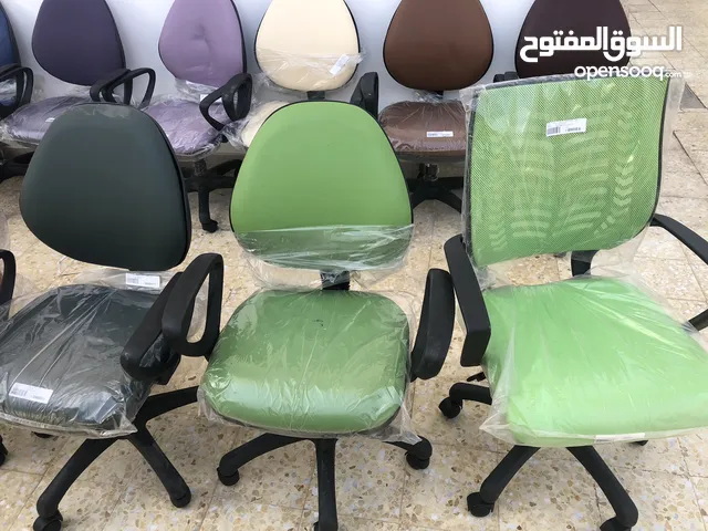 كرسي مكتبية كراسي قاعات و فصول بالجملة اي لون و اي كمية