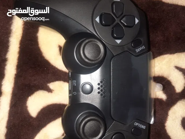 اجهزة تحكم بلاستيشن 4 اصلية و قويه....سعر ممتاز و الوان مختلفة
