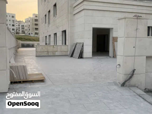 شقة مميزة ونادرة جدا ارضية داخلي 225 متر وخارجي 300 متر بكراج خاص كبيرشبة فيلا في مرج الحمام الظهير