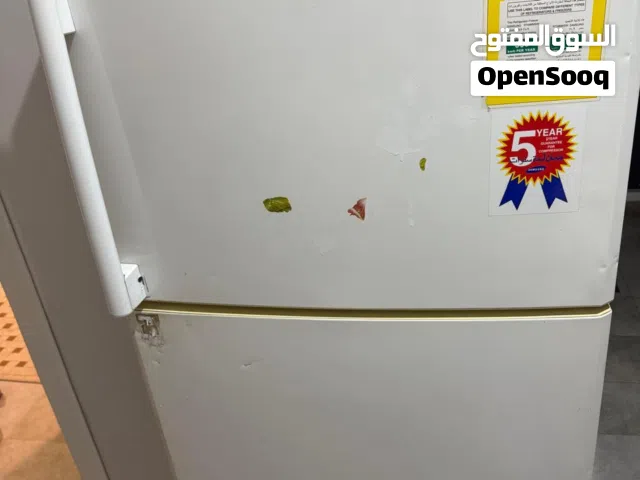 اثاث منزل كامل مع اغراض غير موجودة بالصور للبيع مره واحدة