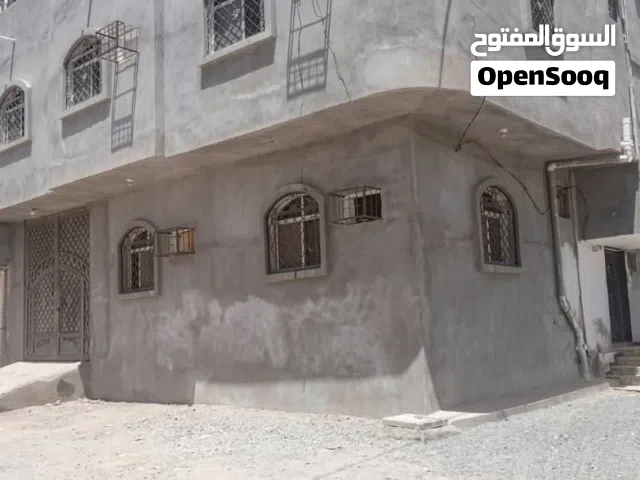 1212 m2 5 Bedrooms Townhouse for Sale in Al Mukalla Other
