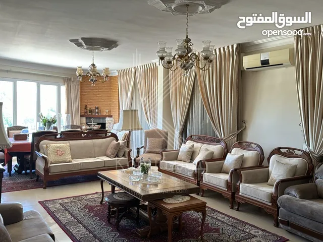 فيلا مستقلة للبيع في السلط / زي