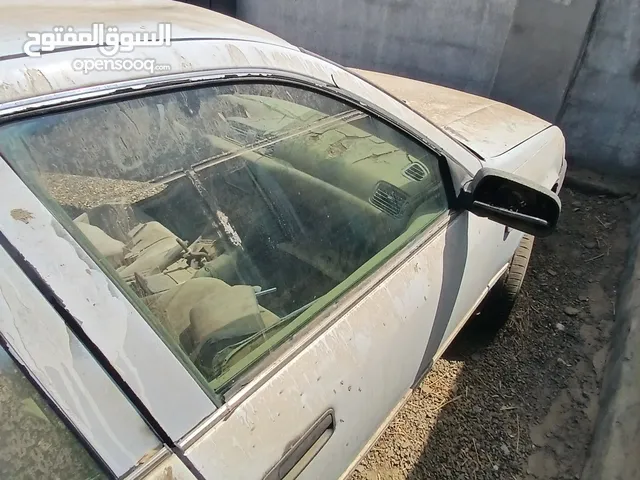 كامري للبيع تشليح مسقطه 2002