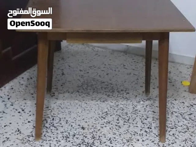 طاولات للبيع