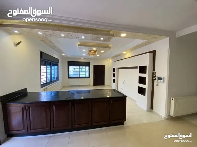 للإيجار  شقة فارغ في منطقة عبدون مساحة 200م² ط ارضي 3 نوم