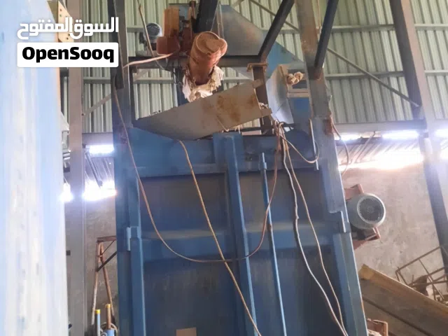 ماكينة شوت بلاست صناعية لتنظيف الحديد وإزالة الصداء