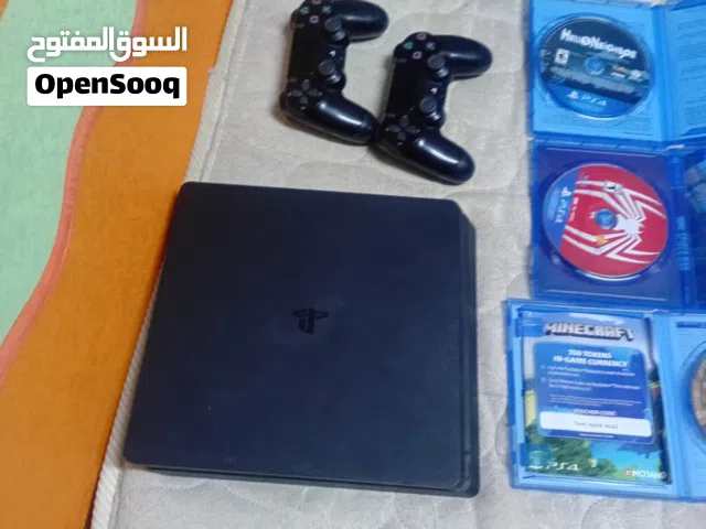 Ps4 slim مستعمل مع 13 سيدي العاب و اربع أيادي تحكم اصليه