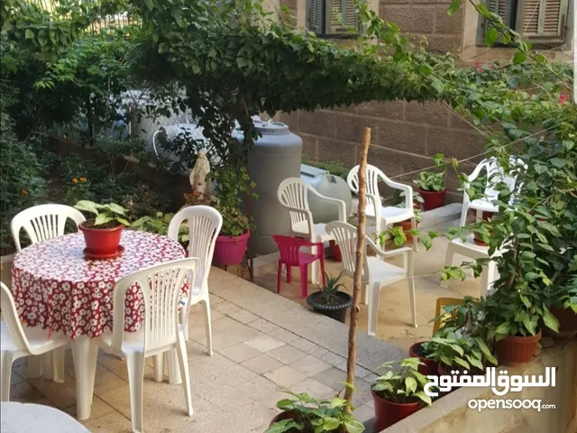 AWESOME apt in Achrafieh. 1 calm person Pls