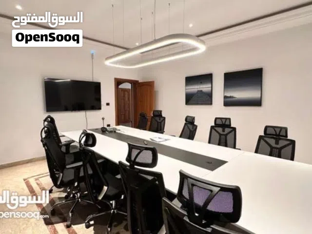 شقة تجارية مجهزة بالاثاث لمكتبي بدور الاول ف عماره خداميه بلمصعد ومولد ف سنتر زاوية الدهماني اللبيع