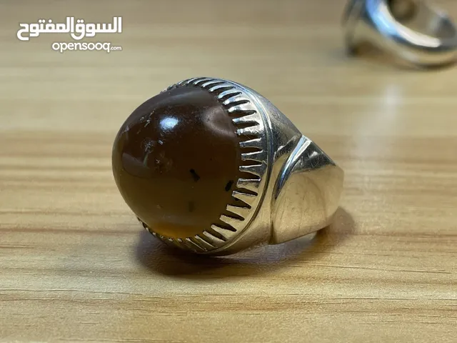للبيع خاتم بحجر الكهرمان الطبيعي