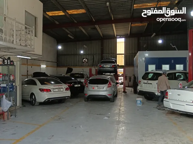 كراج في دبي رأس الخور الصناعيه الثانيه للبيع مع معداته