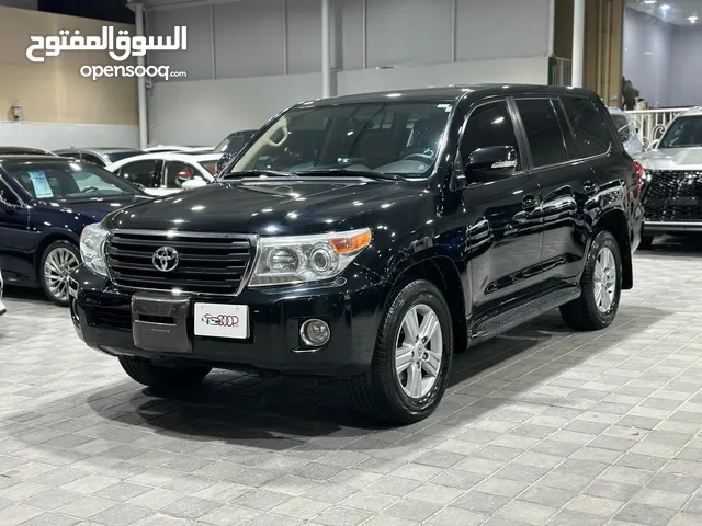 Toyota Land Cruiser 2014 in Central Governorate