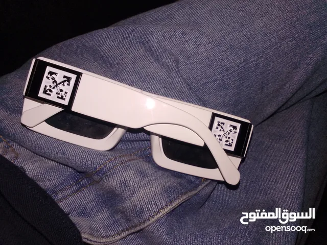 ملابس يا بلاش