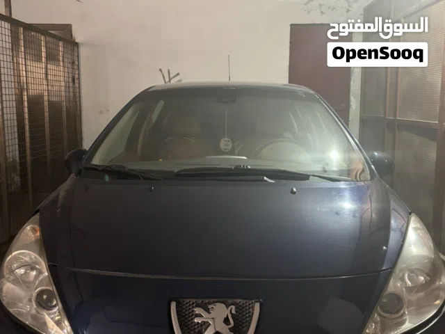 2011 بيجو 207 Standard
