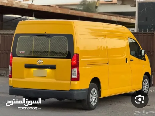مطلوب باص تويوتا هايس Toyota Haice سقف عالي للشراء لون اصفر مرخص نقل مدرسي موتور 3000cc لون اصفر