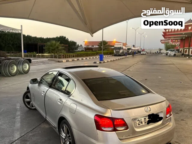 لكزس صالون 2011