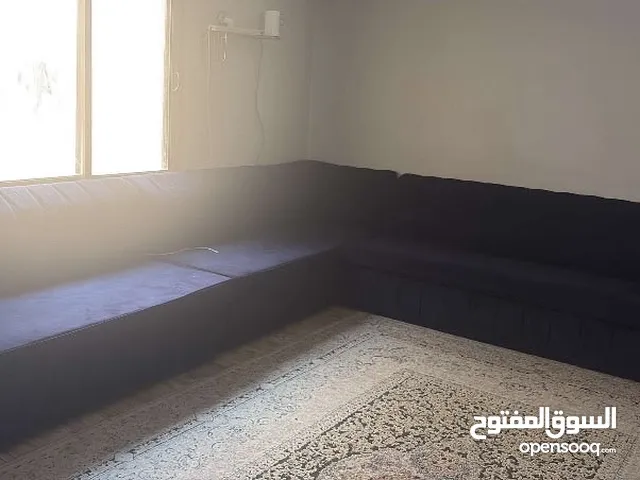 جلسة راقية وكبيرة للصالون تتسع لـ10 أشخاص – لون كحلي أنيق، قوية ومريحة وسعر مغري جدًا