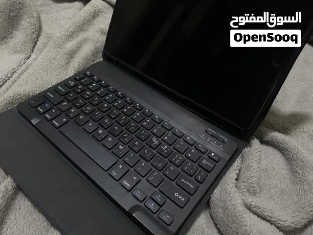 iPad 9th Gen 64GB للبيع بحالة ممتازة مع كيبورد وكفر  iPad 9 64GB for Sale + Accessories